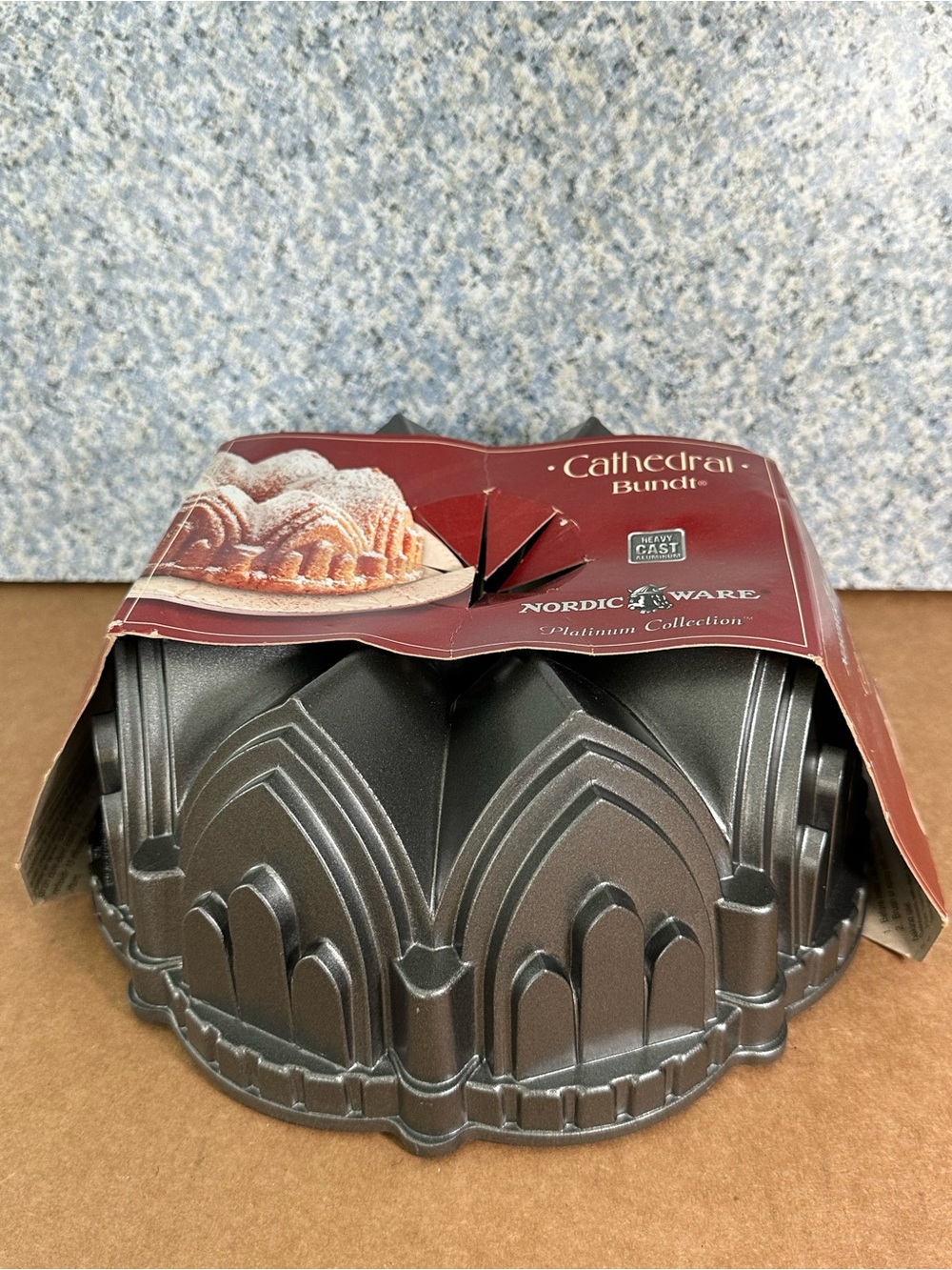 Nordic Ware Cathedral Bundt Pan Platinum Collection NIB